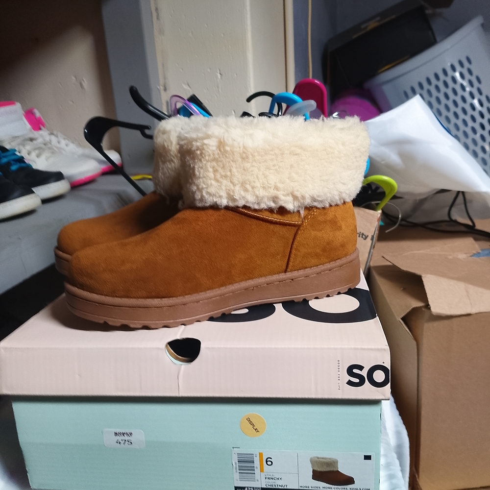 SO Tan Ankle Boots with Cream Fur